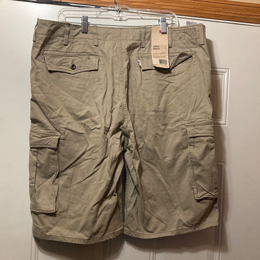 Levi’s Men's Cargo Shorts in Khaki - Durable Casual Work Short 40 NWT